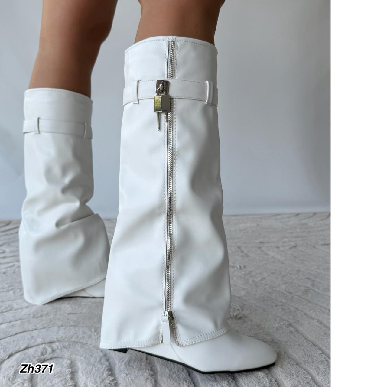 Bota caña alta blanco doblez detalle cierre lateral tacon corrido 8cm G690 C-108